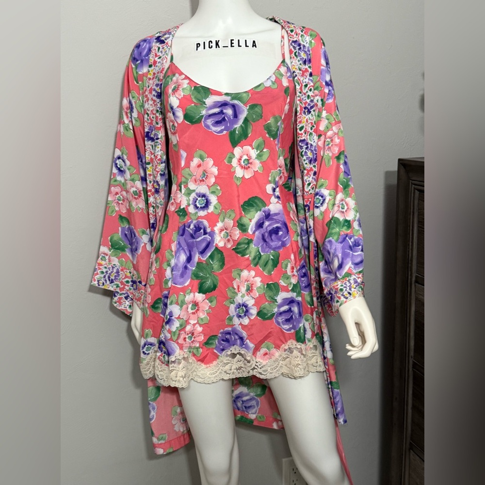 L 2pc Vs Victoria's Secret 80’s Vintage Pink and Purple Floral Robe and Chemise